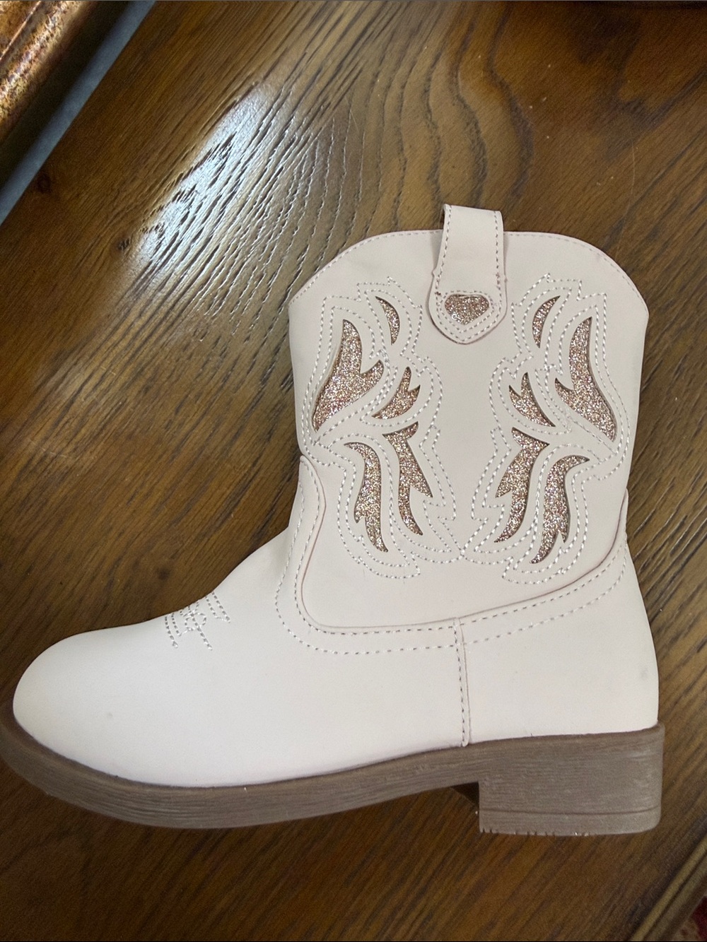 New without tag. Girls light pink Western Booties with Glitter Cutouts. Size 10. - Picture 10 of 11